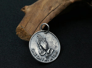 Men's vintage sterling silver The Praying Hands pendant & necklace - MOWTE