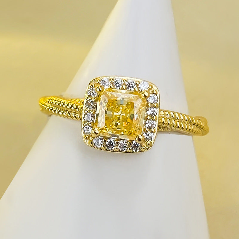 S925 Silver 5 * 5mm Square Sugar Yellow Diamond High Carbon Diamond Ring