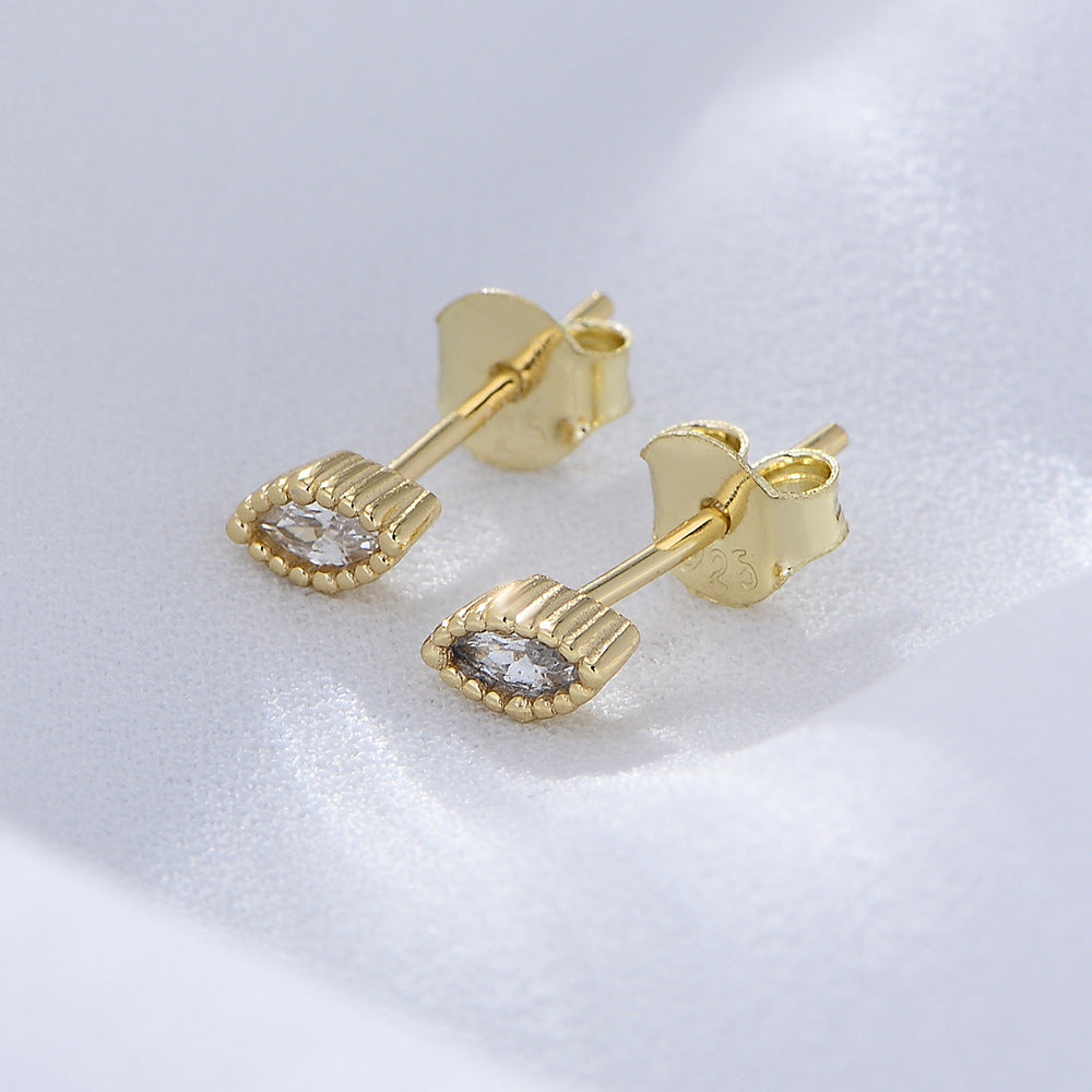 Minimally designed diamond studded earrings mini pure silver compact geometric gold earrings