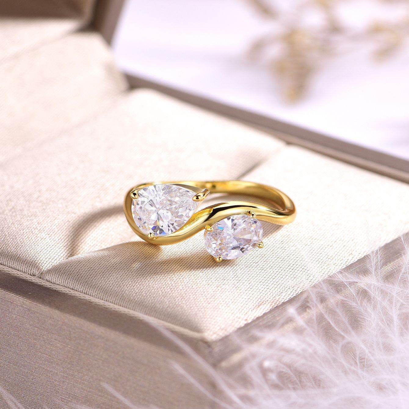 S925 Silver Ring with 2.5ct Moissanite Center Stone Exquisite wedding ring - MOWTE