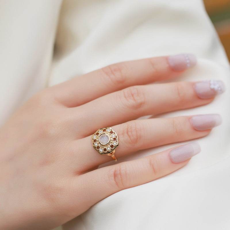 Exquisite 925 sterling silver gold-plated ring made of natural moonstone - MOWTE