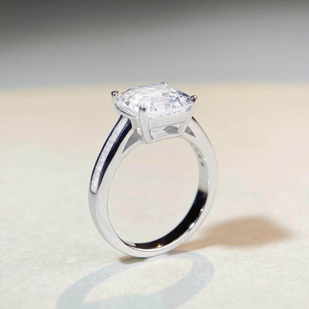 Emerald cut CZ diamond ring s925 silver heart-shaped 5-carat engagement ring - MOWTE