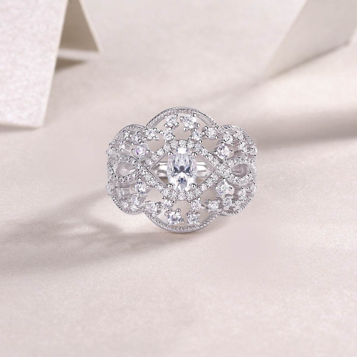 Luxury Micro-Paved Moissanite Flash Ring - MOWTE