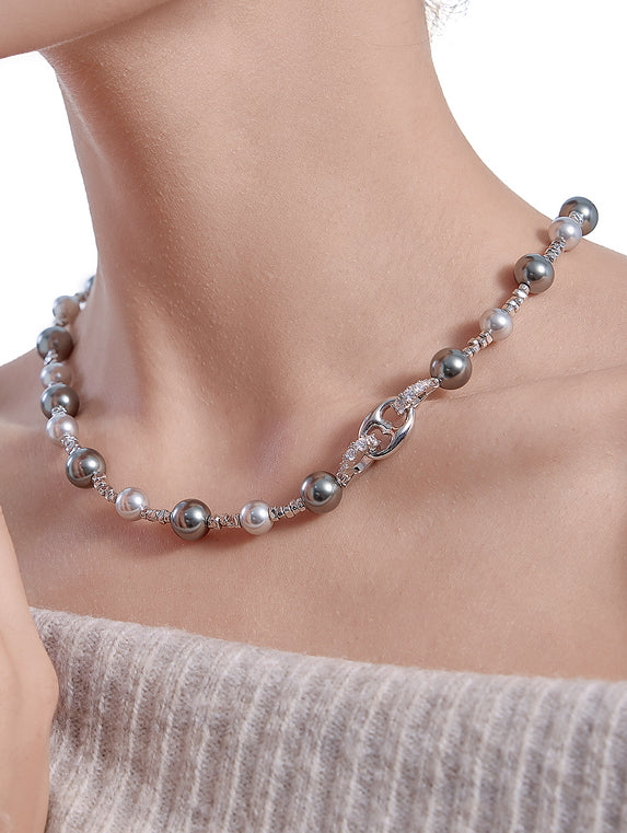 Round high gloss pearl necklace versatile for commuting layered necklace for wearing