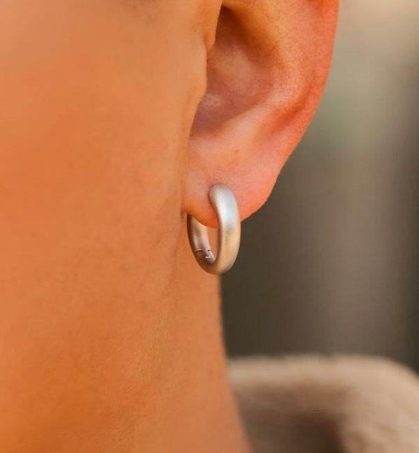 Versatile design of sterling silver earrings - MOWTE