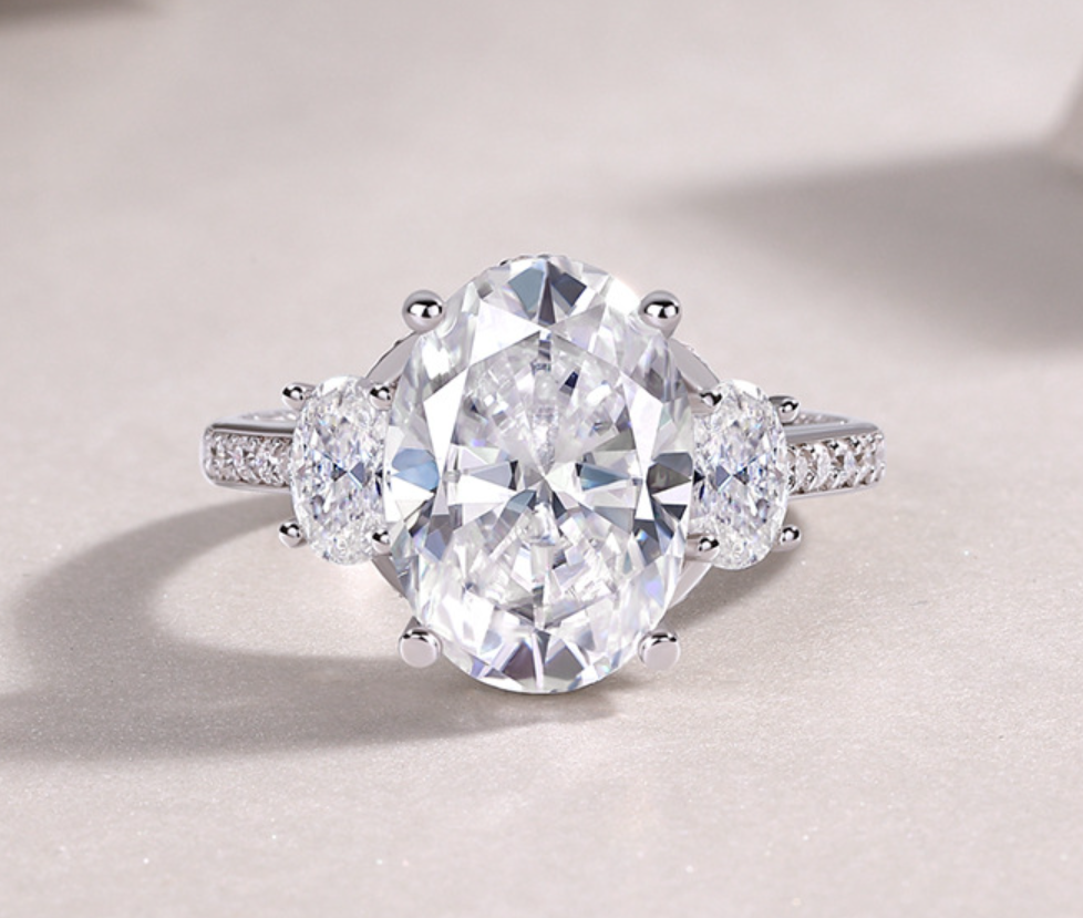 Moissanite Oval Cut Women's Wedding Engagement Ring