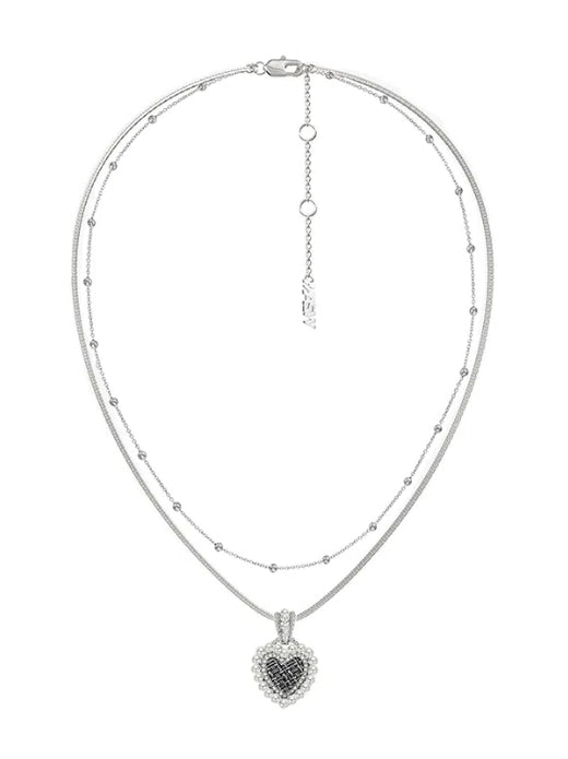 Sweet woven contrasting heart-shaped necklace with pearls layered on collarbone chain