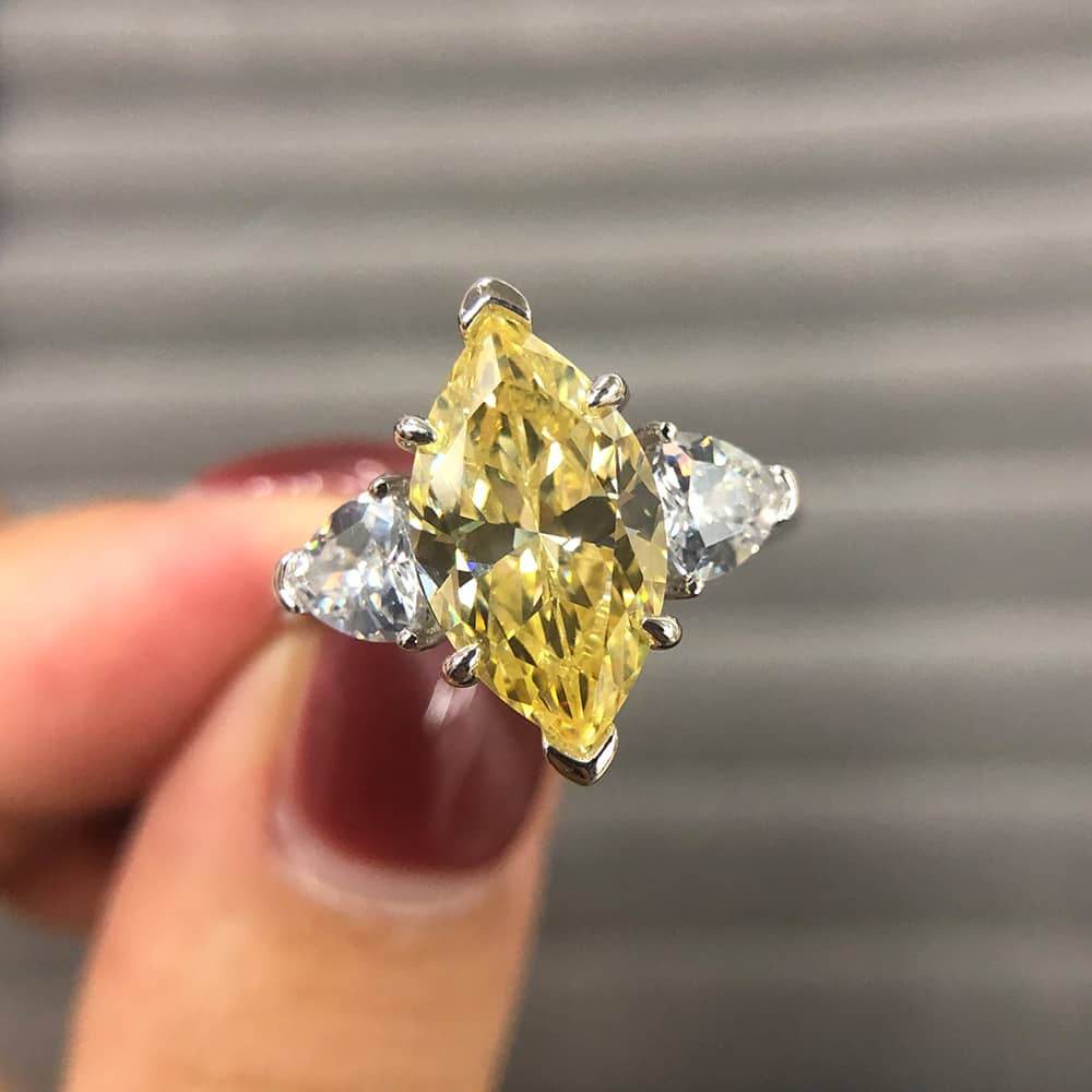 Luxurious S925 silver set with high carbon diamond marquise cut ring 3 carats
