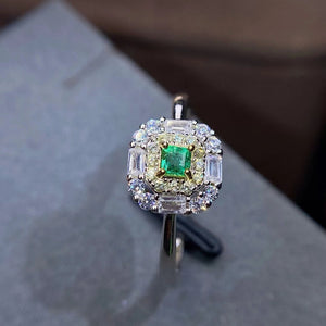 Colombian emerald sterling silver ring