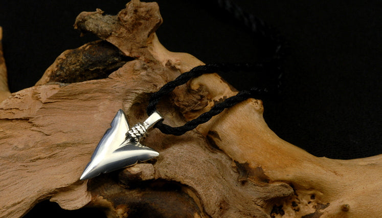 Men's sterling silver arrow pendant & necklace - MOWTE