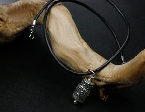 Men's fashion sterling silver amulet pendant & necklace - MOWTE