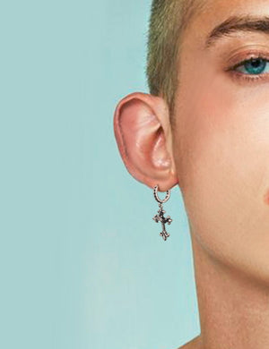 Men's vintage cross ear stud