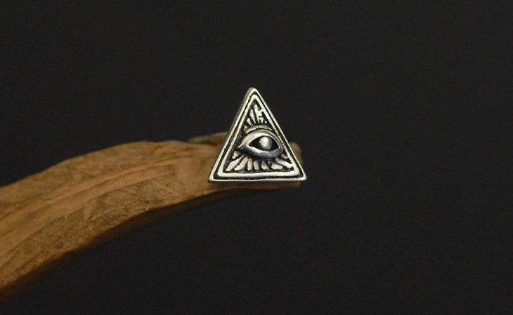 Men's fashion omniscience eye triangle ear stud - MOWTE