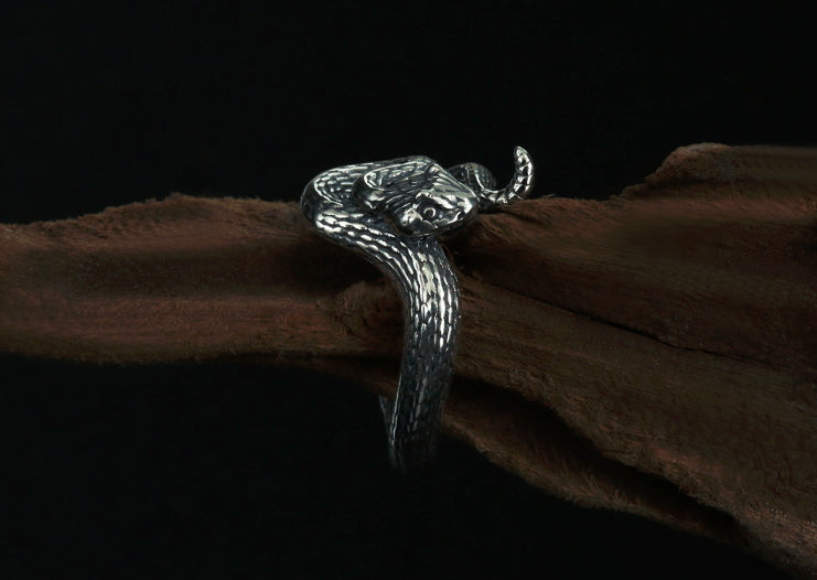 Men's fashion snake sterling silver ring