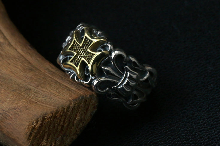 Men's vintage cross sterling silver ring