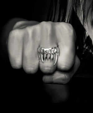 Men's aggressive vampire teeth sterling silver ring