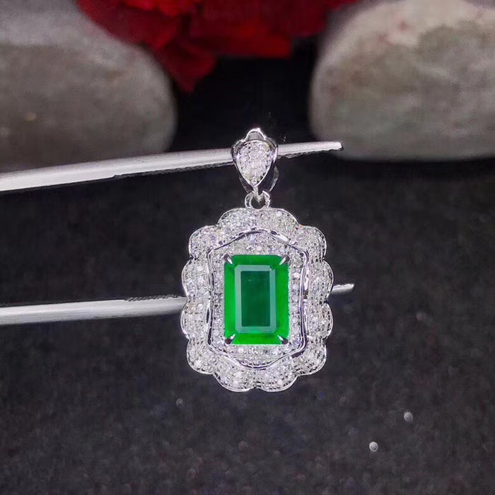 Natutal emerald sterling silver necklace