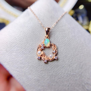 Opal pendant and neckalce